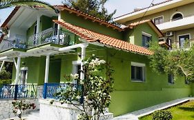 Nadia'S Beach House