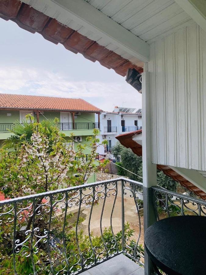 Nadia'S Beach House Pefkari Exterior photo